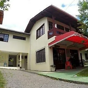 Medina Surf House ** Garopaba